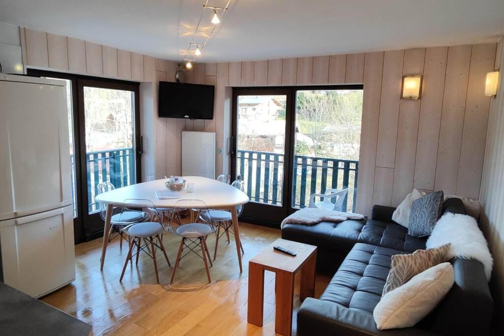 Grizzly - 2 Bedrooms - In/out- Apartment